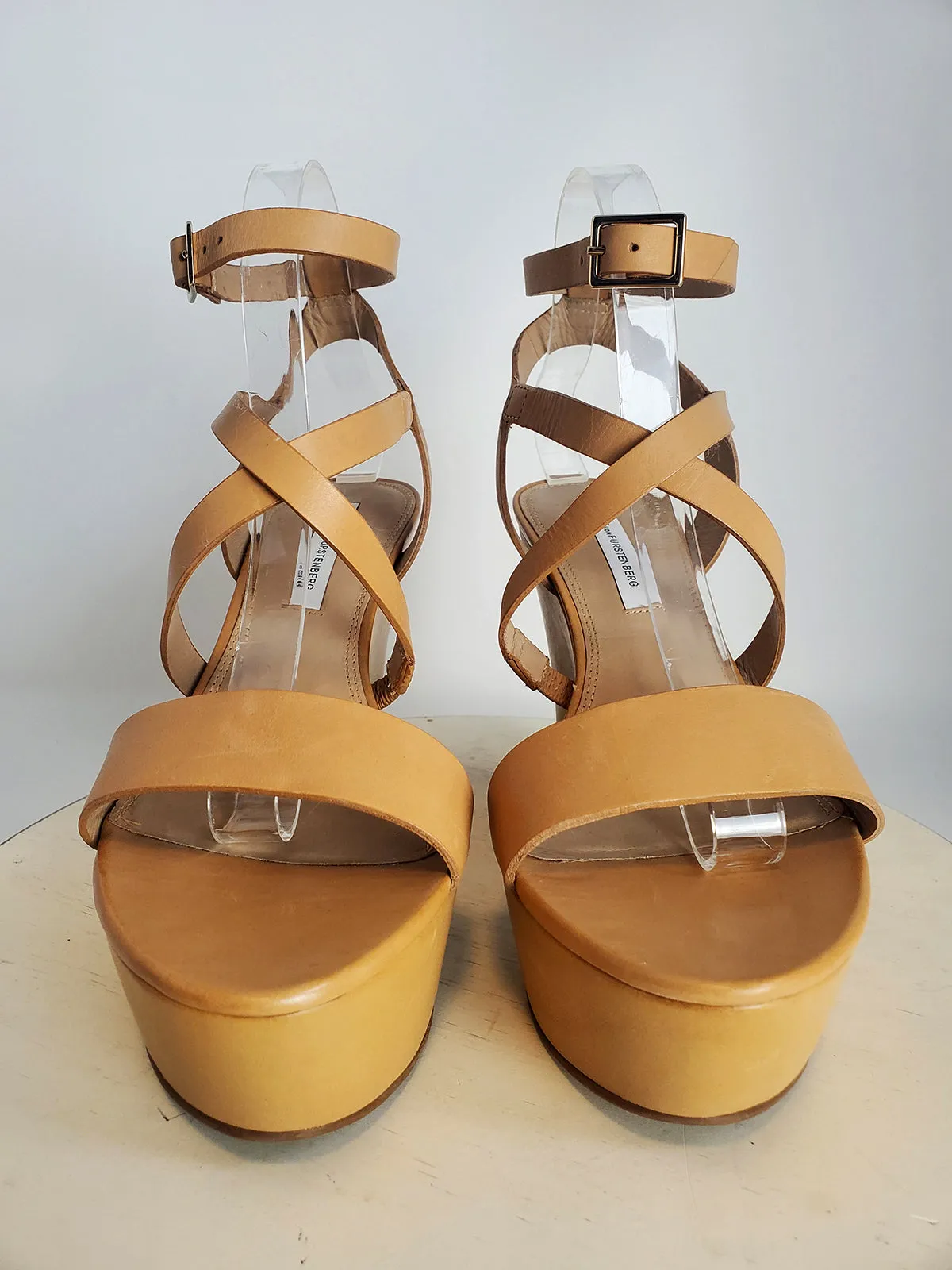 Diane Von Furstenberg Size 8.5 Beige Strappy Platform Sandals NWOB