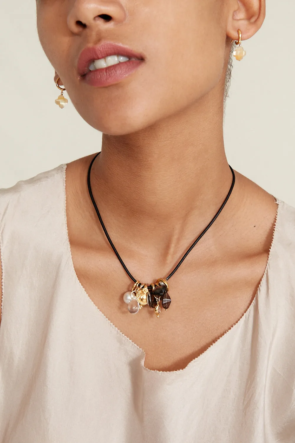 Mariposa Charm Necklace Black Mix