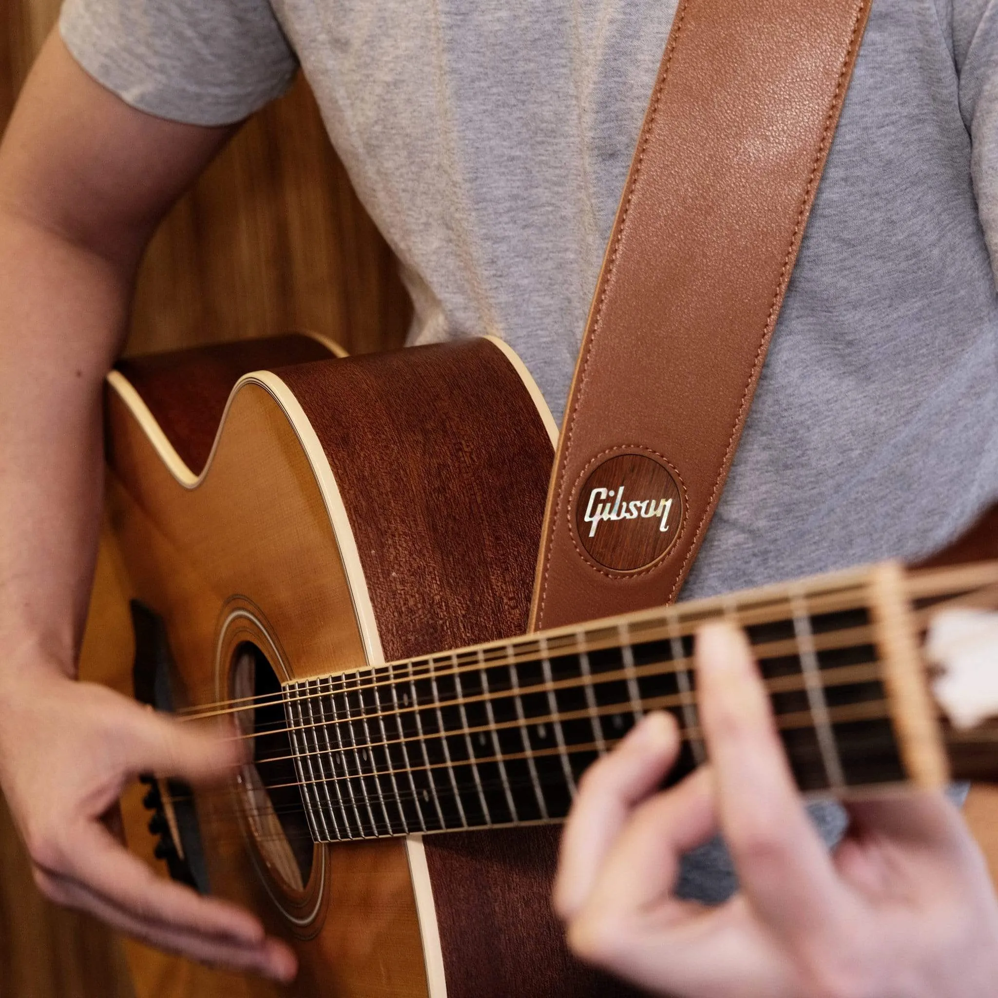 Rosewood & Gibson Pearl Logo Inlay | Italian Leather Strap